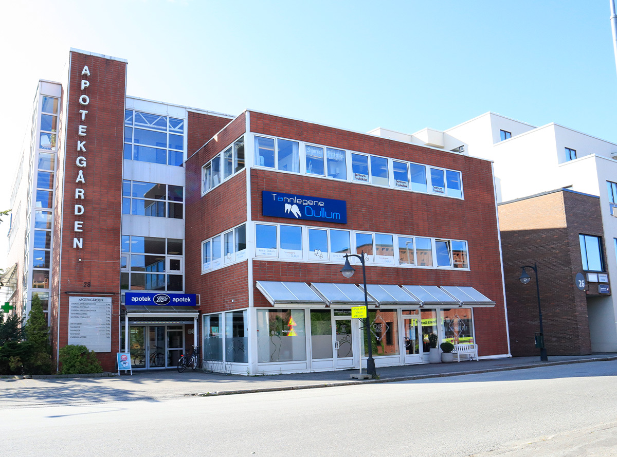 Reklamebanken har levert lysskilt for Tannlegene Dullum