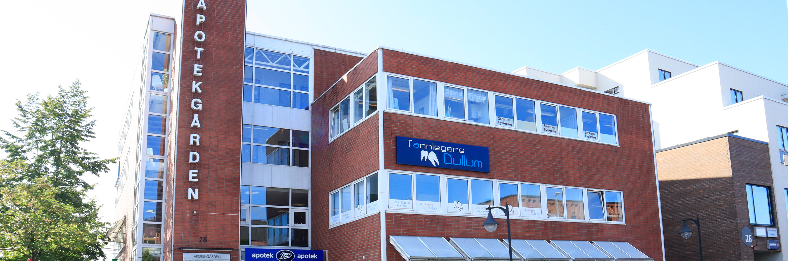 Reklamebanken har levert lysskilt for Tannlegene Dullum